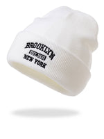 1 pièce Bonnet tricoté à la mode avec détails imprimés Brooklyn pour femmes, pour l'hiver et l'automne - Vignette | URBAÏA