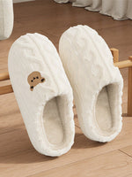 Pantoufles en peluche - Vignette | URBAÏA