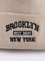 1 pièce Bonnet tricoté à la mode avec détails imprimés Brooklyn pour femmes, pour l'hiver et l'automne - Vignette | URBAÏA 