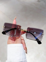 1 paire de lunettes de mode avec monture carrée pour femmes. Accessoires de lunettes vintage pour la plage. Accessoires de plage pour femmes. Lunettes de base pour les tenues femmes en automne/hiver. Cadeau pour les tenues casual d'affaires. Idéal pour le - Vignette | URBAÏA 