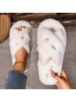 Mules brodées avec nœud - Vignette | URBAÏA 